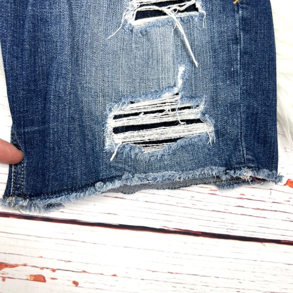 👖|•SILVER JEANS•| Sam Bermuda Distressed (Backed) Jean Shorts - Picture 5 of 11